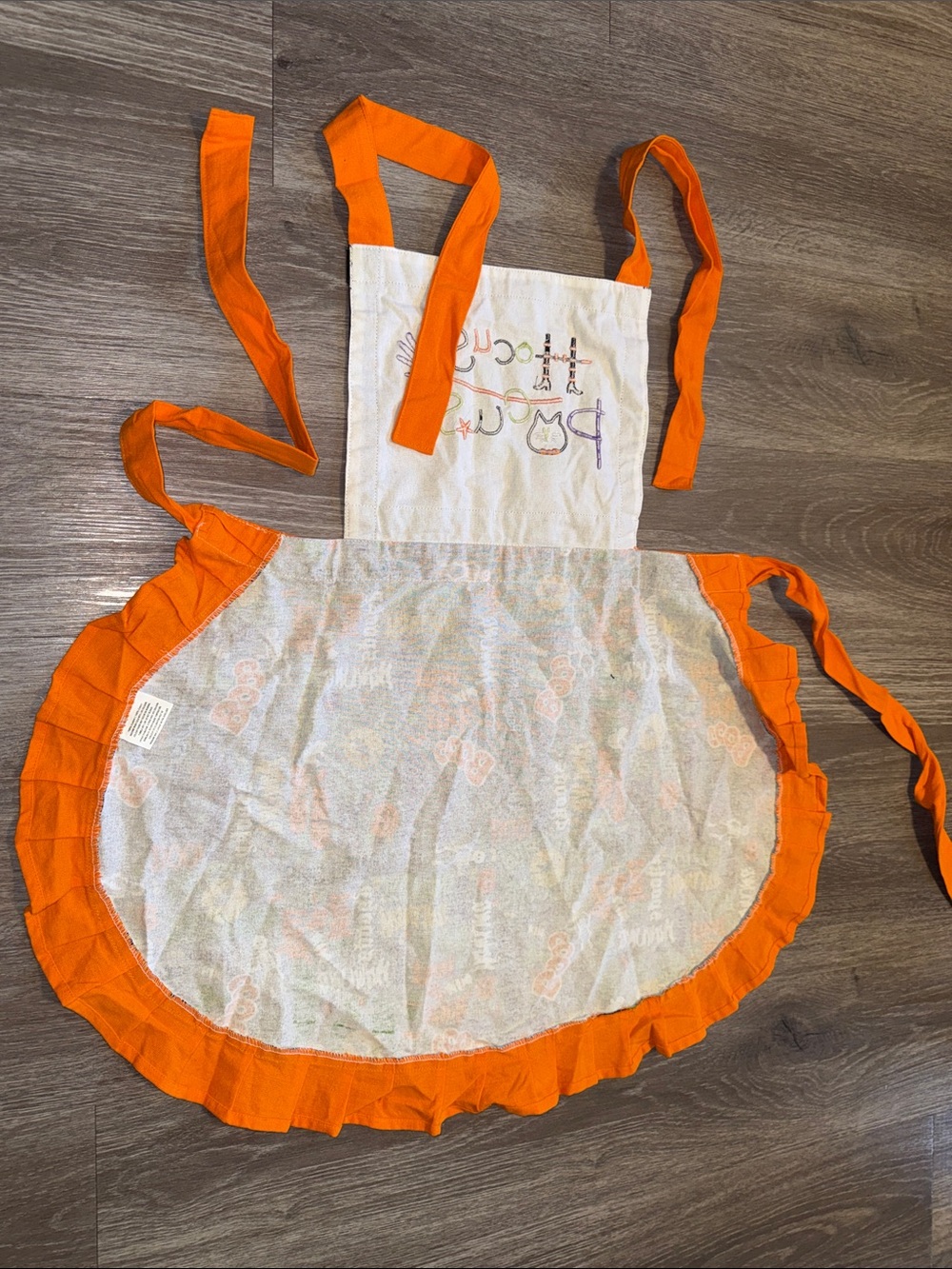 Halloween 'Hocus Pocus' Stitched Apron with Orange Trim - Picture 7 of 7